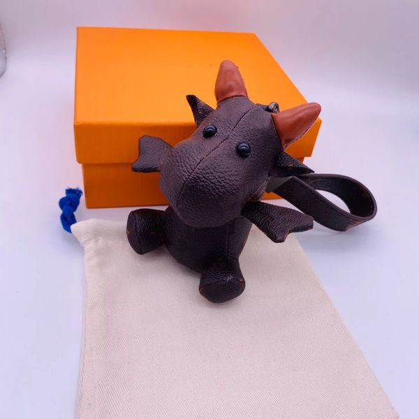 2021 fashion leather keychain with box and dust bag cute cattle design bag car keychains women men handmade designer wallet key chain buckle
2021 fashion leather keychain with box and dust bag cute cattle design bag car keychains women men handmade designer wallet key chain buckle