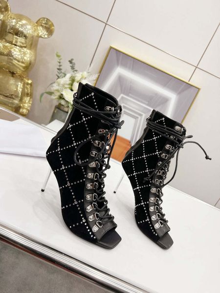 2022 leather stiletto sandals fish mouth martin boots short side zipper fashion super high heel women cool boots, Black
2022 leather stiletto sandals fish mouth martin boots short side zipper fashion super high heel women cool boots, Black