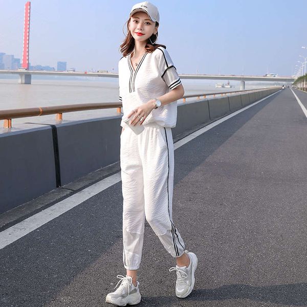 korea 2020 new sports suit women's summer large wide leg pants loose thin sweater running two piece set, Gray
korea 2020 new sports suit women's summer large wide leg pants loose thin sweater running two piece set, Gray