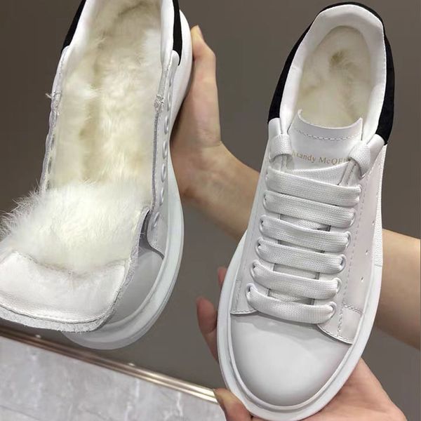 2021 the new small white leather female brand, winter furry thermal shoes, version large bottom shoes sn1g, Black
2021 the new small white leather female brand, winter furry thermal shoes, version large bottom shoes sn1g, Black
