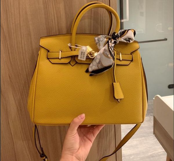 in stock fast ship cowhide constance designer handbag purse litchi h word crossbody bag shopping bag ribbons retro
in stock fast ship cowhide constance designer handbag purse litchi h word crossbody bag shopping bag ribbons retro