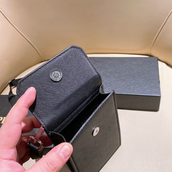 mini fashion luxury smartphone bags designers mini-size crossbody phone bag single shoulder with triangle small wallets purses shopping clas
mini fashion luxury smartphone bags designers mini-size crossbody phone bag single shoulder with triangle small wallets purses shopping clas