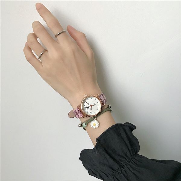 chia 2020 new fashion girls' watch ins korean version simple and big temperament junior high sch, Slivery;brown
chia 2020 new fashion girls' watch ins korean version simple and big temperament junior high sch, Slivery;brown