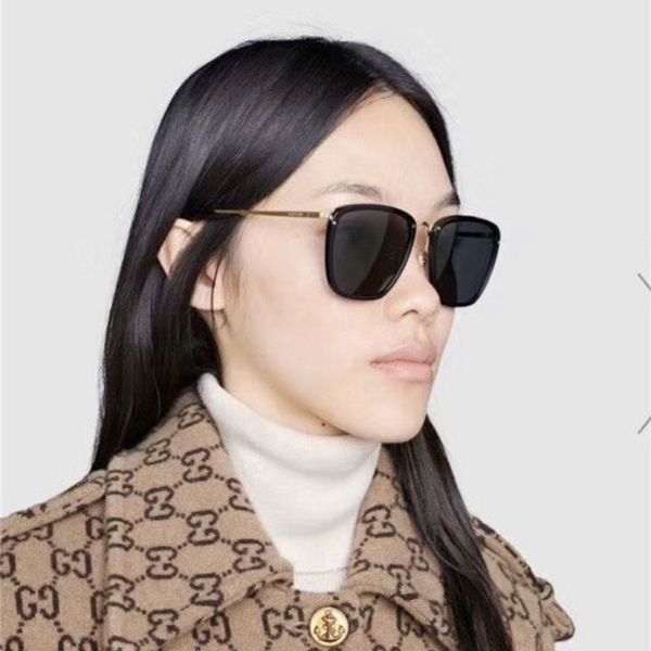 2020 men luxury sunglasses for women special protection women square designer vintage frame famous brand sunglasses 0673, White;black
2020 men luxury sunglasses for women special protection women square designer vintage frame famous brand sunglasses 0673, White;black