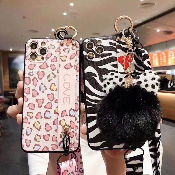 iphone 11 pro luxury zebra cross strap plush x xr xs max 7 8 plus 12promax cases for huawei p30 40 mate30 mobile phone case
iphone 11 pro luxury zebra cross strap plush x xr xs max 7 8 plus 12promax cases for huawei p30 40 mate30 mobile phone case