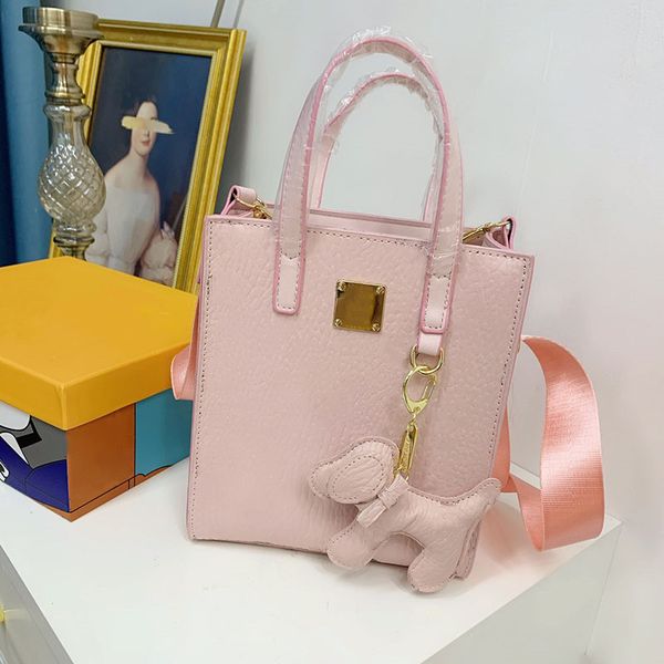 handbag luxury designer ladies one shoulder messenger bag 2022 high-end atmospheric temperament goddess fashion casual high-quality brand ba
handbag luxury designer ladies one shoulder messenger bag 2022 high-end atmospheric temperament goddess fashion casual high-quality brand ba