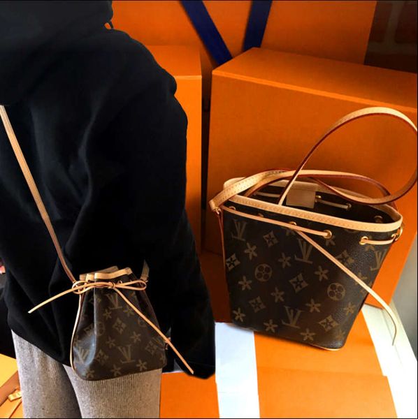 a new luxurys designers bags a designer women luxurys designers bags 2021 classic pattern backpack purse 323
a new luxurys designers bags a designer women luxurys designers bags 2021 classic pattern backpack purse 323