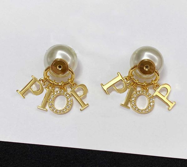 fashion pearl stud lady earrings women for party wedding lovers gift engagement jewelry with box, Golden;silver
fashion pearl stud lady earrings women for party wedding lovers gift engagement jewelry with box, Golden;silver