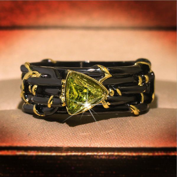 the designer of the two-color mosaic z ring specially designed the bracelet, Golden;silver
the designer of the two-color mosaic z ring specially designed the bracelet, Golden;silver