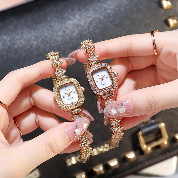 chain strap female watches square watch female diamond small spiral crown quartz watch casual woman watch, Slivery;brown
chain strap female watches square watch female diamond small spiral crown quartz watch casual woman watch, Slivery;brown
