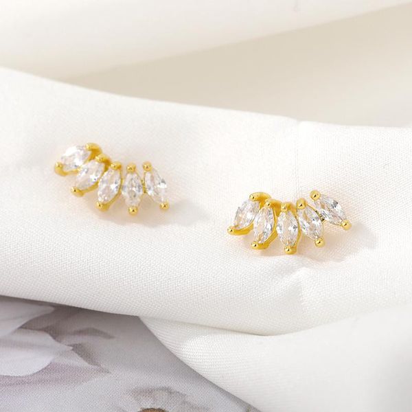 chic zircon earrings for women s925 pin sweet charm sparkling earing classic pendientes mujer jewelry unique gift for girlfriend, Golden;silver
chic zircon earrings for women s925 pin sweet charm sparkling earing classic pendientes mujer jewelry unique gift for girlfriend, Golden;silver