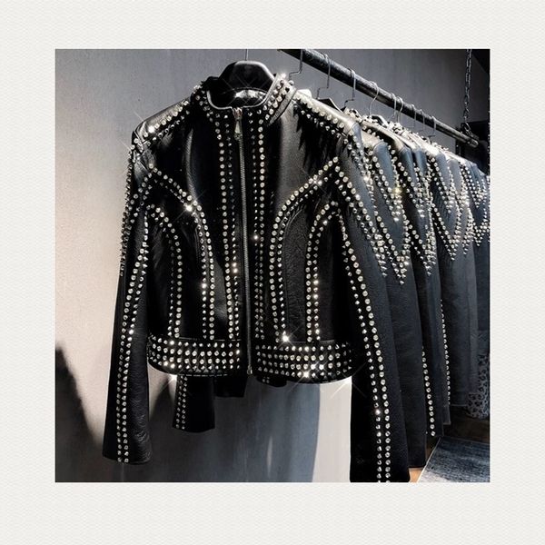 woman coats natural 100% sheepskin leather fashion leather female real sheepskin leather diamonds jackets h628 201030, Black
woman coats natural 100% sheepskin leather fashion leather female real sheepskin leather diamonds jackets h628 201030, Black