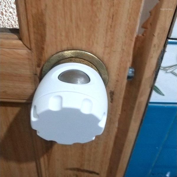 5pcs child safety door handle cover windproof baby lock child safety anti-collision door handle lock products1
5pcs child safety door handle cover windproof baby lock child safety anti-collision door handle lock products1