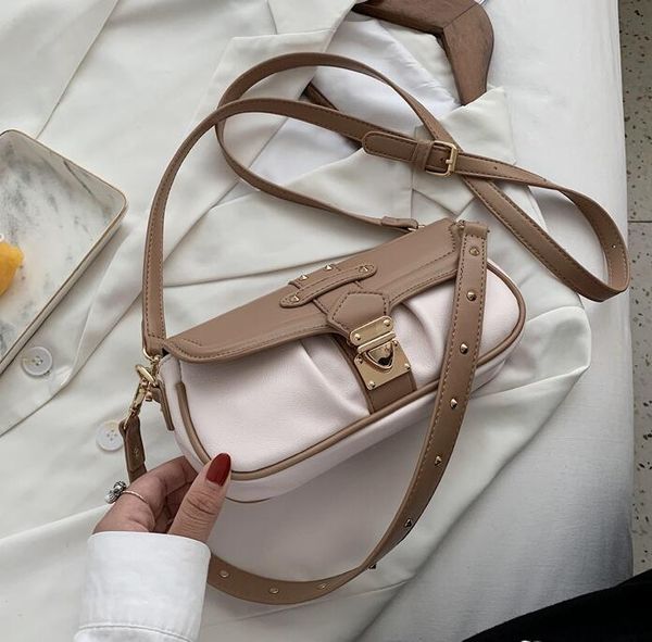 2020 women underarm bag fashion shouder bag baguette bag senior lady party handbags
2020 women underarm bag fashion shouder bag baguette bag senior lady party handbags