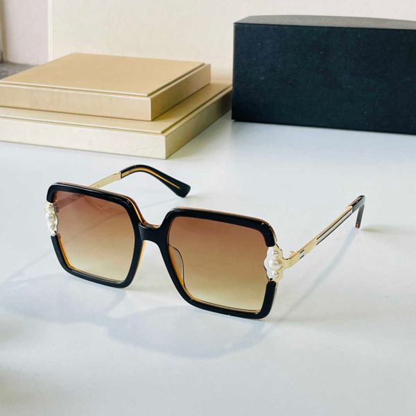 sunglasses luxury men and women pearl big frame polarized sunglasses designer new fashion, White;black
sunglasses luxury men and women pearl big frame polarized sunglasses designer new fashion, White;black