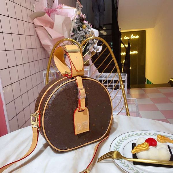 round bag female presbyopic leather handbag women shoulder bags woman worn round cakes packages girls tote handbags
round bag female presbyopic leather handbag women shoulder bags woman worn round cakes packages girls tote handbags