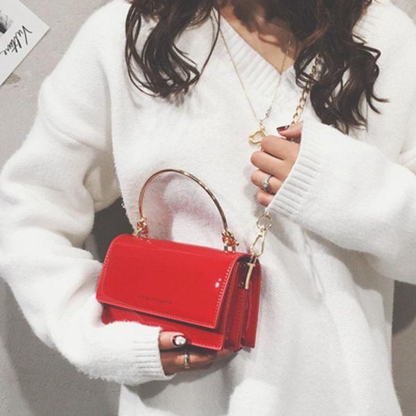 2020 new trend korean version of the wild fashion messenger chain small square bag
2020 new trend korean version of the wild fashion messenger chain small square bag