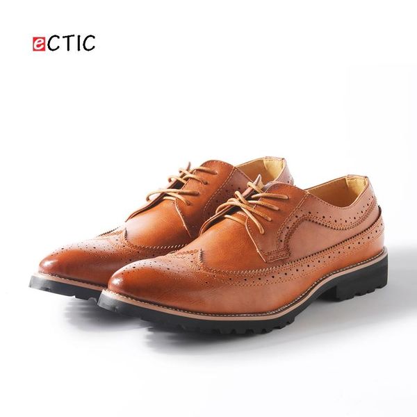 2020 new arrival vintage leather men dress shoes business formal brogue pointed toe carved oxfords wedding shoes black red brown
2020 new arrival vintage leather men dress shoes business formal brogue pointed toe carved oxfords wedding shoes black red brown