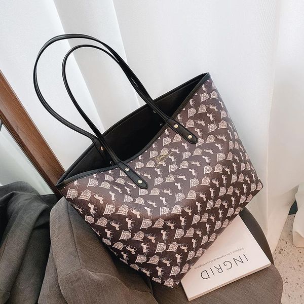 simple ladies large-capacity bag 2020 new fashion unique bag shoulder versatile portable tote double-sided bucket
simple ladies large-capacity bag 2020 new fashion unique bag shoulder versatile portable tote double-sided bucket
