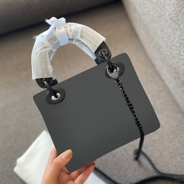 2020 new black matte square mini lady handbag fashion chain shoulder bag women matte leather rattan plaid messenger bag
2020 new black matte square mini lady handbag fashion chain shoulder bag women matte leather rattan plaid messenger bag