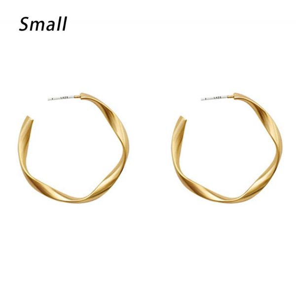 gold hoop geometric brass small open earings circle maminimalist, Golden;silver
gold hoop geometric brass small open earings circle maminimalist, Golden;silver