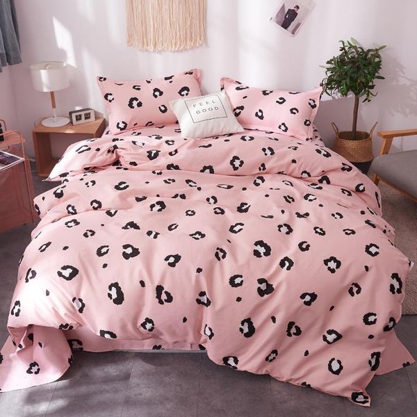 bedding sets 57 3/4pcs/set cartoon pink beddingsets geometric pattern bed linings 5 sizes leopard duvet cover sheet pillowcases set
bedding sets 57 3/4pcs/set cartoon pink beddingsets geometric pattern bed linings 5 sizes leopard duvet cover sheet pillowcases set