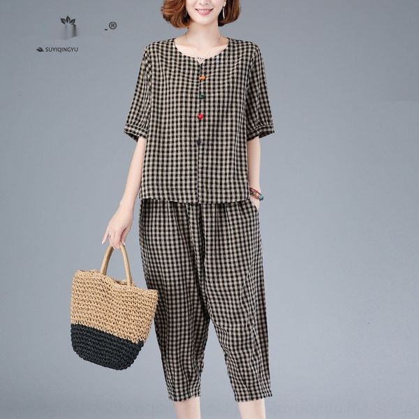 two-piece slimming short-sleeved capri pants women's summer 2020 middle-aged mom loose large size korean style plaid suit short sleeve, Gray
two-piece slimming short-sleeved capri pants women's summer 2020 middle-aged mom loose large size korean style plaid suit short sleeve, Gray