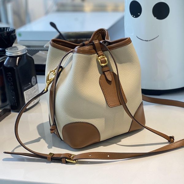 first layer cow womens bag new 2021 popular special-interest design light luxury genuine leather large capacity commuter bag single shoulder
first layer cow womens bag new 2021 popular special-interest design light luxury genuine leather large capacity commuter bag single shoulder