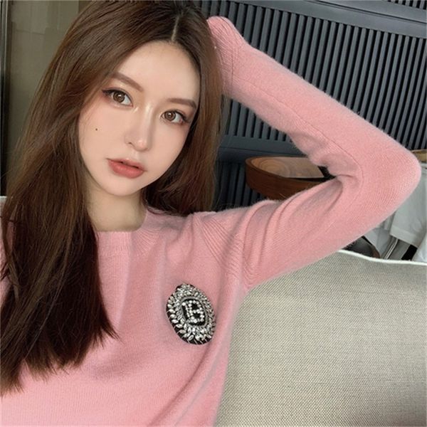 2021 new luxury knitted shirt pullover round throat designer to woman autumn winter jersey from vintage kpop o0k6, White;black
2021 new luxury knitted shirt pullover round throat designer to woman autumn winter jersey from vintage kpop o0k6, White;black