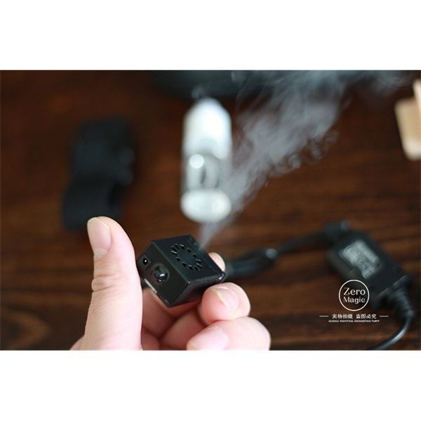 1 set mini remote control smoke device,smoke ego,charge,close up magic tricks professional for magician stage magie street props 1020
1 set mini remote control smoke device,smoke ego,charge,close up magic tricks professional for magician stage magie street props 1020