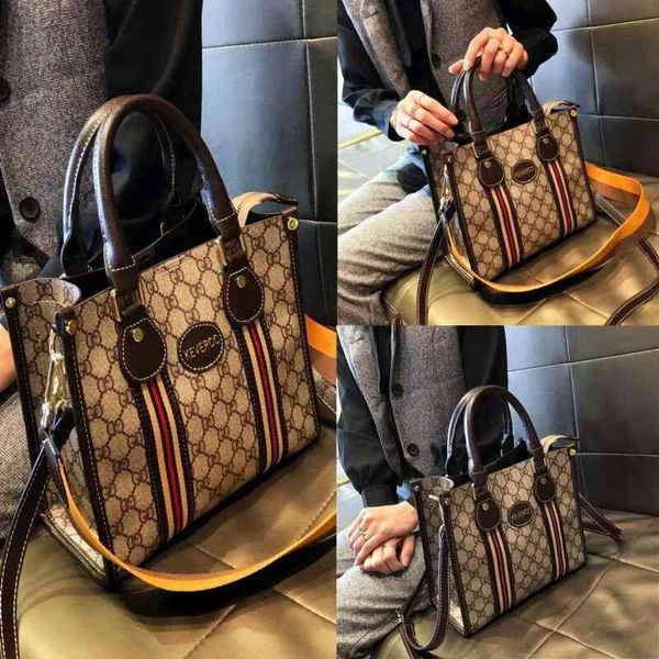 2022 factory wholesale women's fashion versatile hand big bag popular women's one shoulder messenger tote bag trend
2022 factory wholesale women's fashion versatile hand big bag popular women's one shoulder messenger tote bag trend