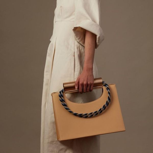bags for women designer new minimalist style, large capacity, fashion, wild three-dimensional metal bracelet, shoulder bag
bags for women designer new minimalist style, large capacity, fashion, wild three-dimensional metal bracelet, shoulder bag