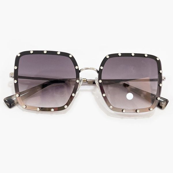 2022 rectangle acetate sunglasses women fashion uv400 protection oculos de sol with small diamonds on the frame, White;black
2022 rectangle acetate sunglasses women fashion uv400 protection oculos de sol with small diamonds on the frame, White;black