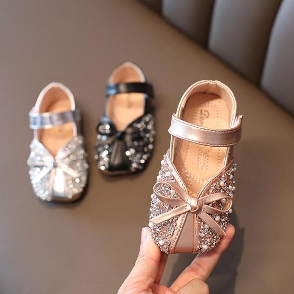 flat shoes autumn children girls heel princess dance sandals kids glitter leather fashion party dress wedding, Black;grey 
flat shoes autumn children girls heel princess dance sandals kids glitter leather fashion party dress wedding, Black;grey