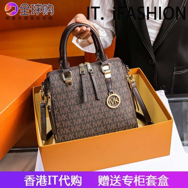 luxurys designers small 2021 new fashion light luxury single shoulder messenger hand upgrade women's bag
luxurys designers small 2021 new fashion light luxury single shoulder messenger hand upgrade women's bag