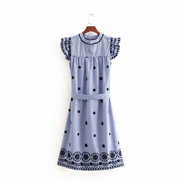 2018 women vintage agaric ruffles floral embroidery striped midi dress fashion women's sashes vestidos casual slim dress ds11301, Black;gray
2018 women vintage agaric ruffles floral embroidery striped midi dress fashion women's sashes vestidos casual slim dress ds11301, Black;gray