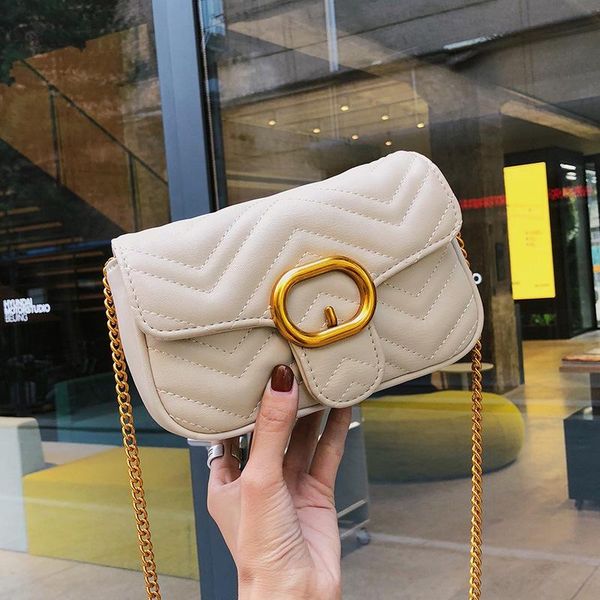2021 luxury pu leather patchwork flap clear metal buckle mini chain women handbag shoulder phone messenger bag crossbody
2021 luxury pu leather patchwork flap clear metal buckle mini chain women handbag shoulder phone messenger bag crossbody
