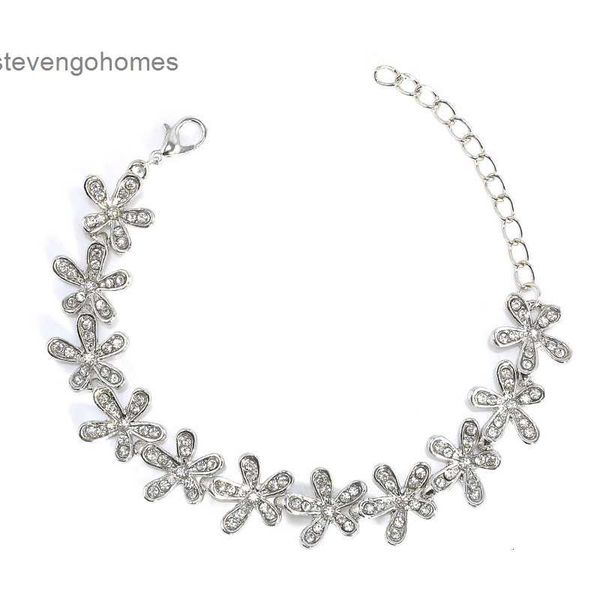 fashion temperament crystal women's full diamond snowflake flower bracelet jewelry, Silver
fashion temperament crystal women's full diamond snowflake flower bracelet jewelry, Silver