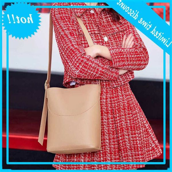 new brand emmer handbag 2019 fashion leather black shoulder bag lady design casual messenger crossbody bags for women
new brand emmer handbag 2019 fashion leather black shoulder bag lady design casual messenger crossbody bags for women
