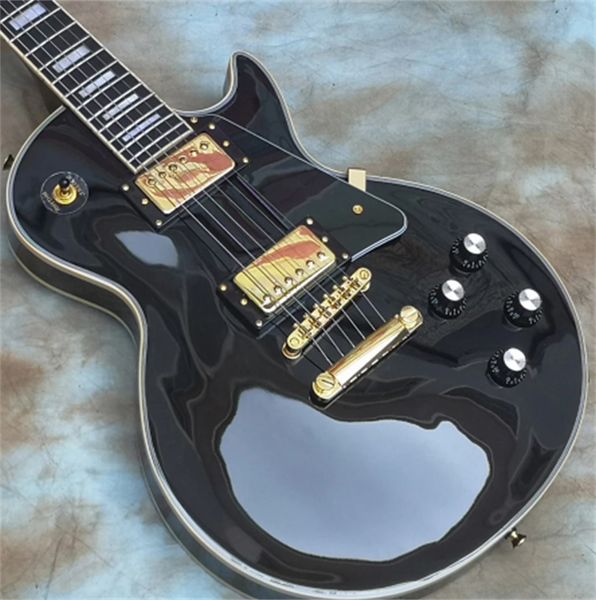 electric guitar black custom,70s, ebony fingerboard, binding over frets guitars guitarra
electric guitar black custom,70s, ebony fingerboard, binding over frets guitars guitarra