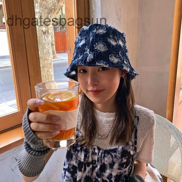 brand cap carveshat net red new style small face beggar fisherman hat female cowboy broken edge bucket hat breathable sun visor in spring su, Blue;gray
brand cap carveshat net red new style small face beggar fisherman hat female cowboy broken edge bucket hat breathable sun visor in spring su, Blue;gray