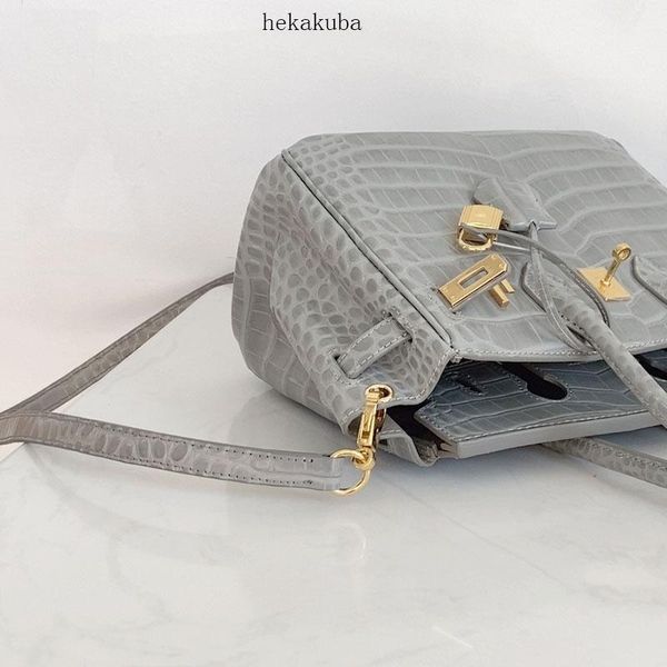 customized 2020 new fashion light gray crocodile pattern portable birkin bag crossbody bag womens cow leather bag, Black;red
customized 2020 new fashion light gray crocodile pattern portable birkin bag crossbody bag womens cow leather bag, Black;red