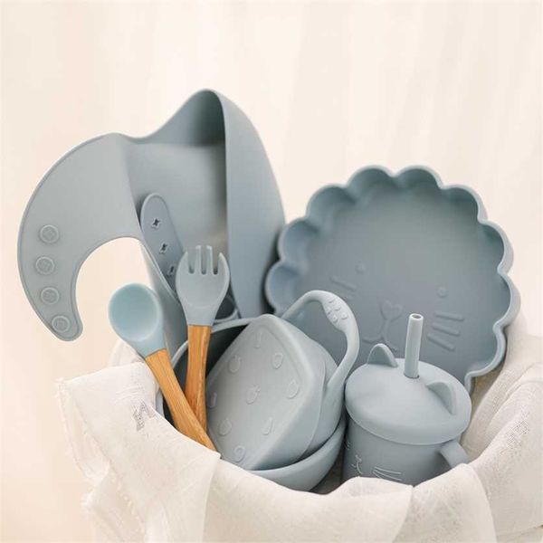 7pcs baby feeding silicone tableware set toddle waterproof bib spoon fork soild food bowl portable children dish 220209
7pcs baby feeding silicone tableware set toddle waterproof bib spoon fork soild food bowl portable children dish 220209