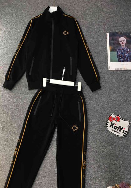 2022 factory wholesale new model spring and autumn cotton leisure sports women's two-piece suit large size fashion, White
2022 factory wholesale new model spring and autumn cotton leisure sports women's two-piece suit large size fashion, White