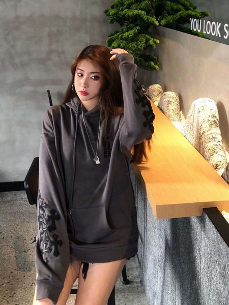 brand fall 2020 new crochin hooded loose back crocin classic embroidered horseshoe lambskin sweater, Black
brand fall 2020 new crochin hooded loose back crocin classic embroidered horseshoe lambskin sweater, Black