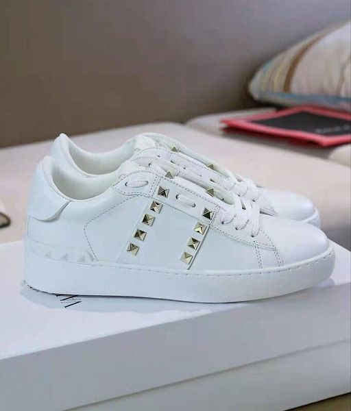 2020 men women sneakers loafers genuine leather white black low cut casual sports shoes fashion designers driving shoes 35-44
2020 men women sneakers loafers genuine leather white black low cut casual sports shoes fashion designers driving shoes 35-44