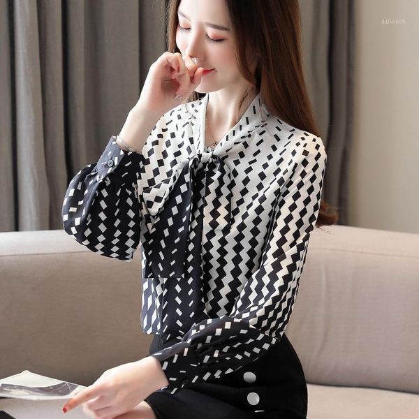 female will fall on the new shirt with long sleeve v-neck fashion temperament stripe printing jacket1, White
female will fall on the new shirt with long sleeve v-neck fashion temperament stripe printing jacket1, White