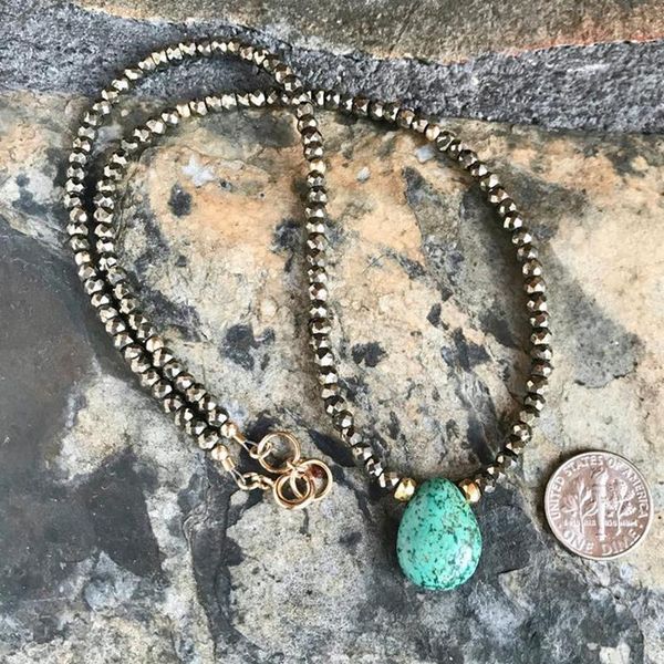 chokers hand-made simple retro beaded short necklace faceted crystal drop-shaped stone pendant jewelry collares para mujer gift for men, Golden;silver
chokers hand-made simple retro beaded short necklace faceted crystal drop-shaped stone pendant jewelry collares para mujer gift for men, Golden;silver