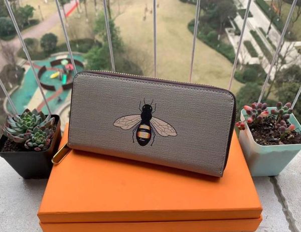 new fashion zipper wallet the most stylish way carry around money cards coins men leather purse card holder long business women wallet, Red;black
new fashion zipper wallet the most stylish way carry around money cards coins men leather purse card holder long business women wallet, Red;black