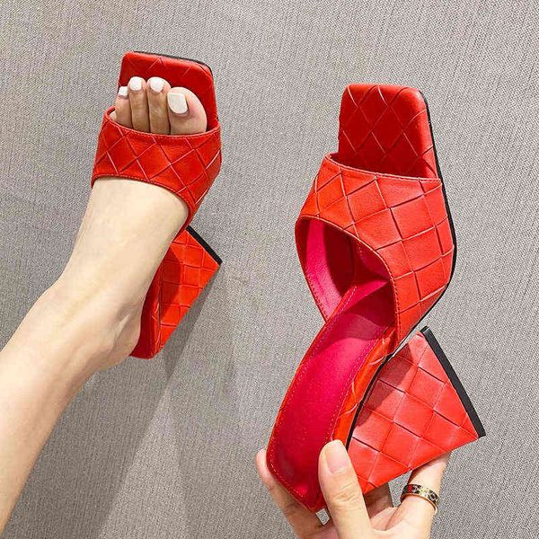 slippers trend chunky heels women elegant party shoes summer ladies square toe slides weave design flip flops 220308, Black
slippers trend chunky heels women elegant party shoes summer ladies square toe slides weave design flip flops 220308, Black